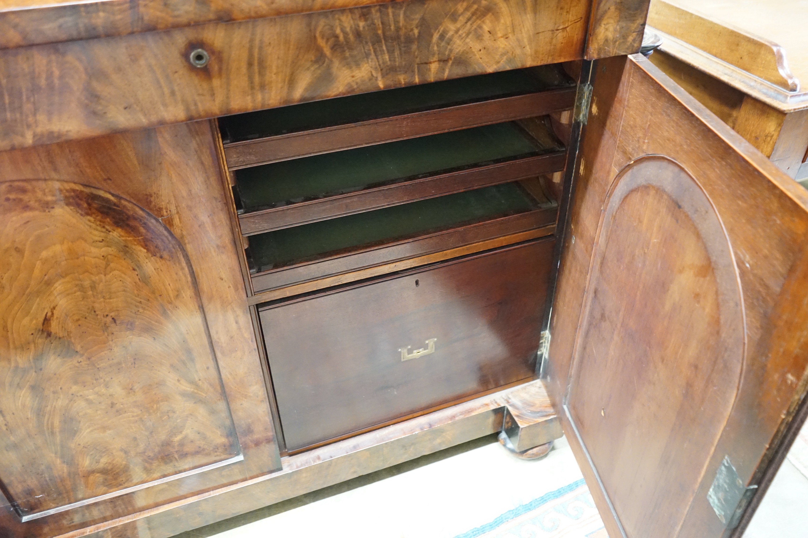 An early Victorian mahogany chiffonier, length 107cm, depth 47cm, height 132cm